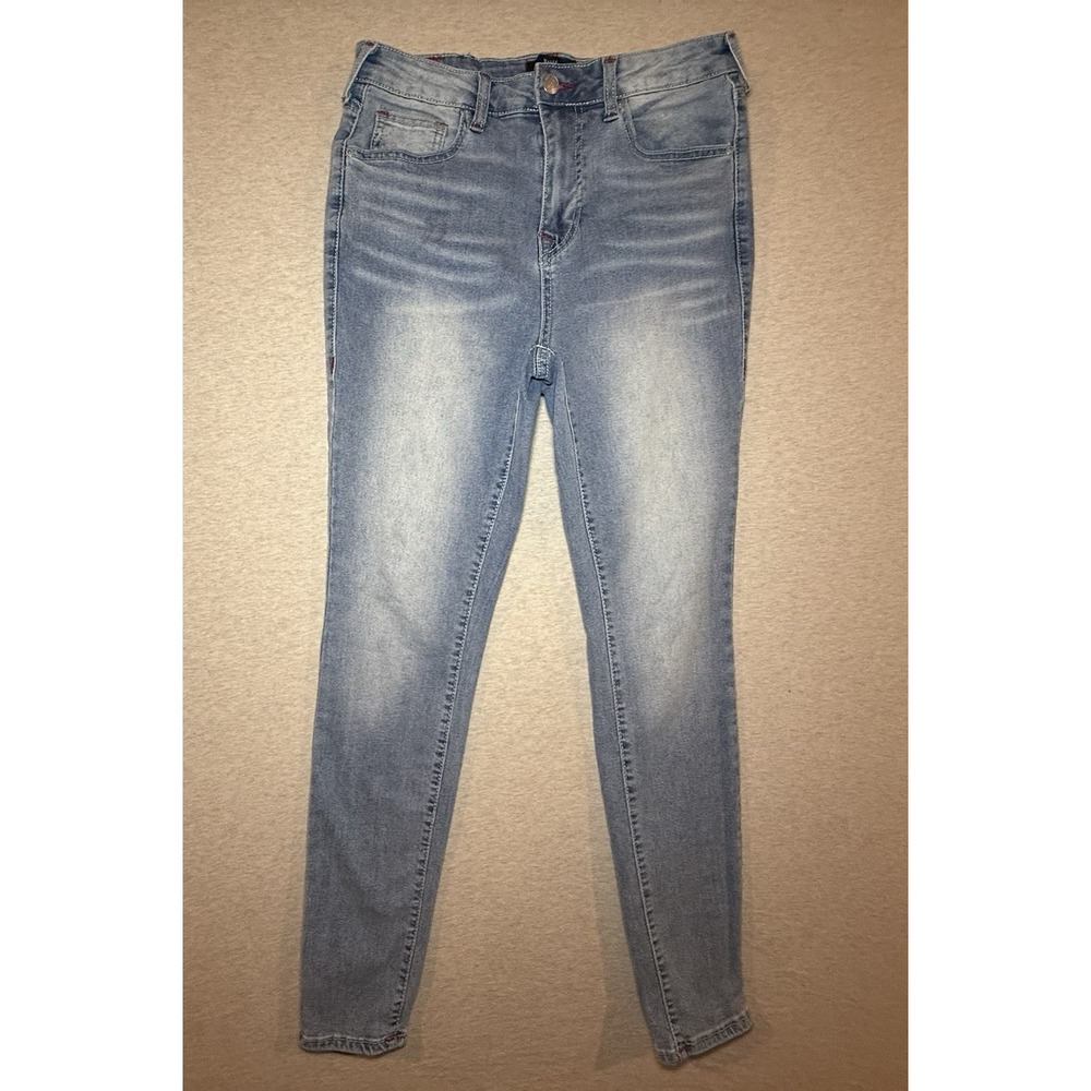True Religion Woman's Light Wash Blue Jeans Size 27 HALLE